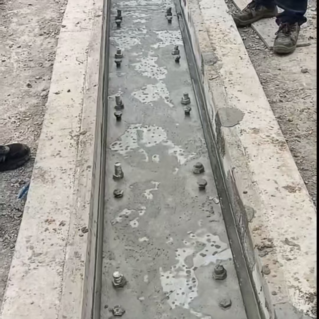 随州港口码头起重机龙门吊重型机械设备稳固用早强快凝轨道胶泥